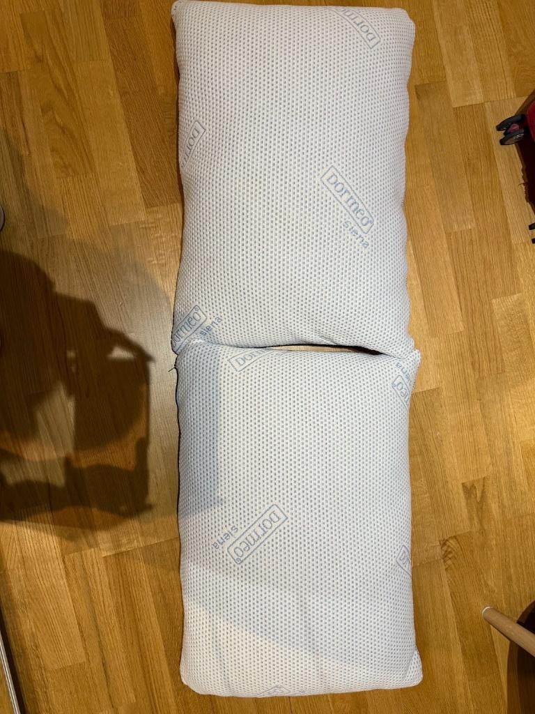 2 Matelas en mousse IKEA Morgedal + Oreillers Dormeo OFFERTS, Maison & Meubles, Chambre à coucher | Matelas & Sommiers, Matelas