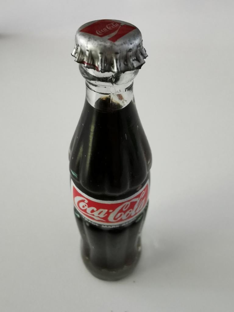 Coca Cola - 1 mini bouteille, Enlèvement ou Envoi, Comme neuf, Autres types