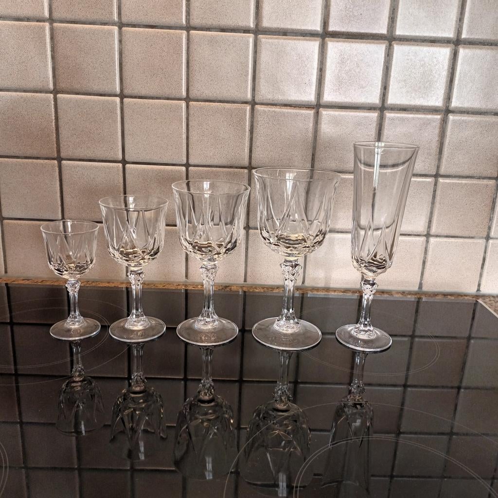 Glazen servies Cristal d'Arques., Antiek en Kunst, Ophalen