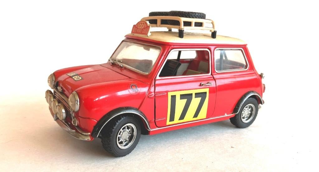 Monte Carlo Mini Cooper S handtekening John Cooper Kyosho., Enlèvement ou Envoi, Utilisé, Voiture, Kyosho