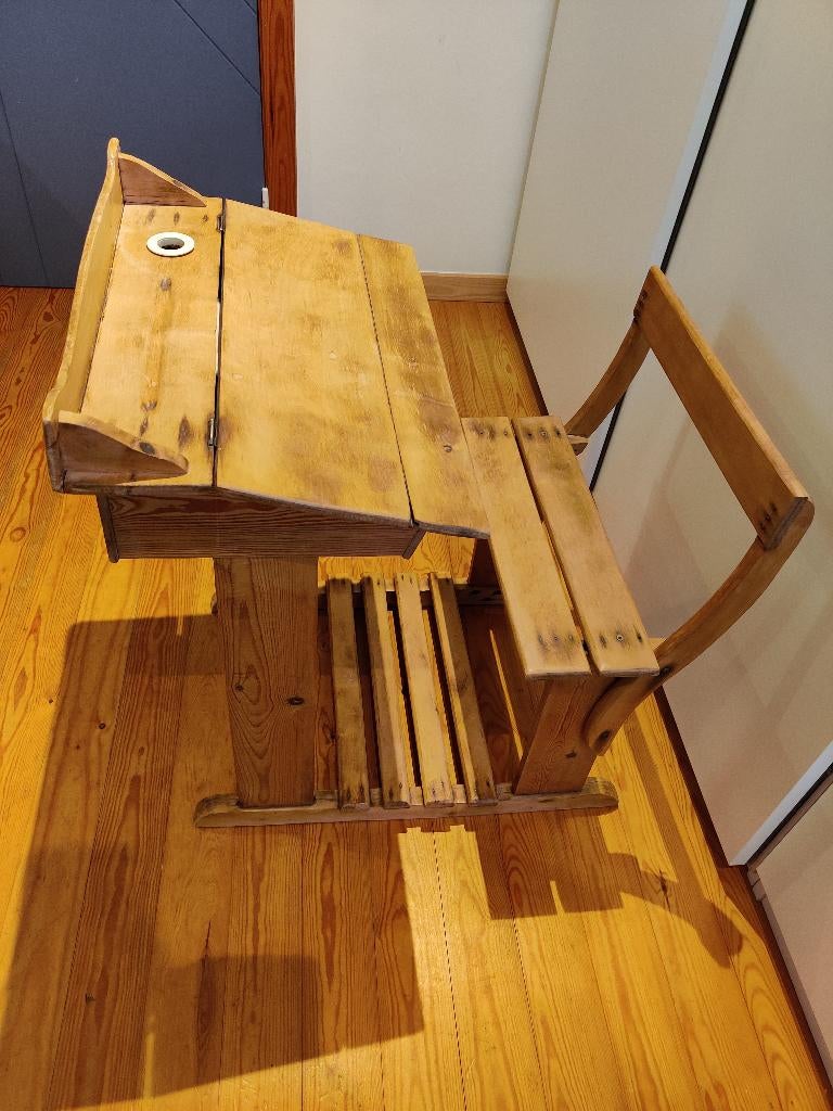 Petit banc d'école ancien avec encrier, Enlèvement