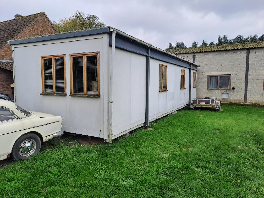 Bungalow, Enlèvement, Utilisé