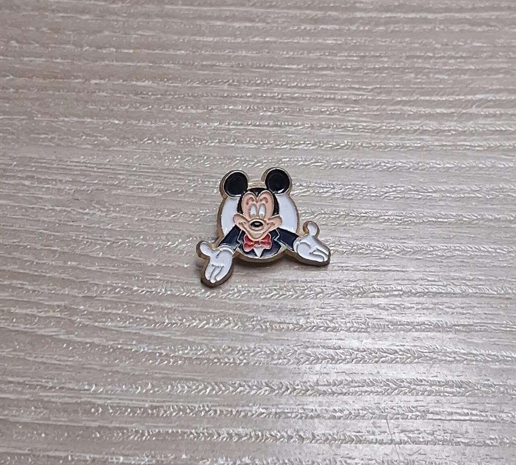 PIN - DISNEY - MICKEY MOUSE, Envoi, Utilisé, Figurine, Insigne ou Pin's