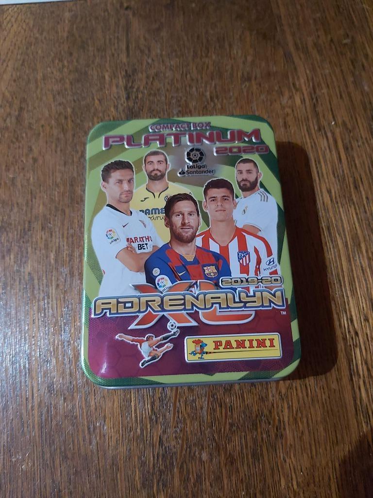Verzamelkaarten LaLiga Santander - collector's tin -platinum, Ophalen of Verzenden, Nieuw, Meerdere plaatjes