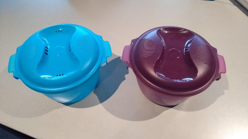 Tupperware microgolf rijstkoker blauw of mauve ex demo 2,2 l, Ophalen of Verzenden, Zo goed als nieuw, Blauw
