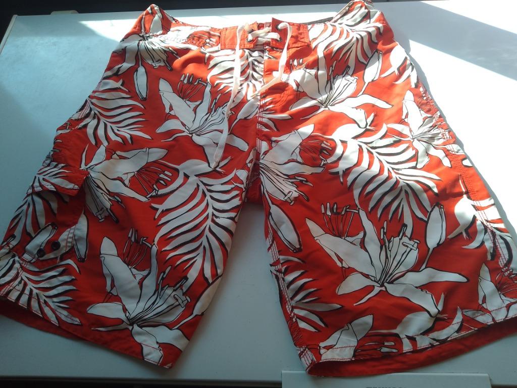 surfshort H&M maat 34 large L nieuwstaat + flesopener in zak, Kleding | Heren, Badmode en Zwemkleding, Maat 52/54 (L), Ophalen of Verzenden