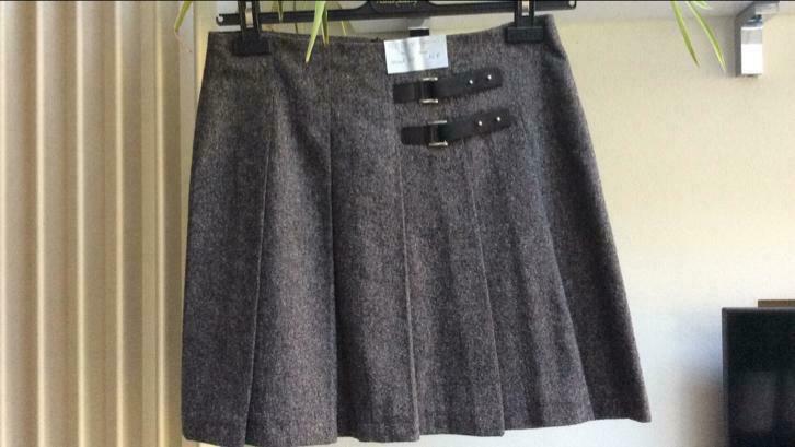 Nieuwe, warme ( met wol) merkrok van Melvin. Maat 38. Nu 14€, Neuf, Taille 38/40 (M), Enlèvement ou Envoi, Melvin