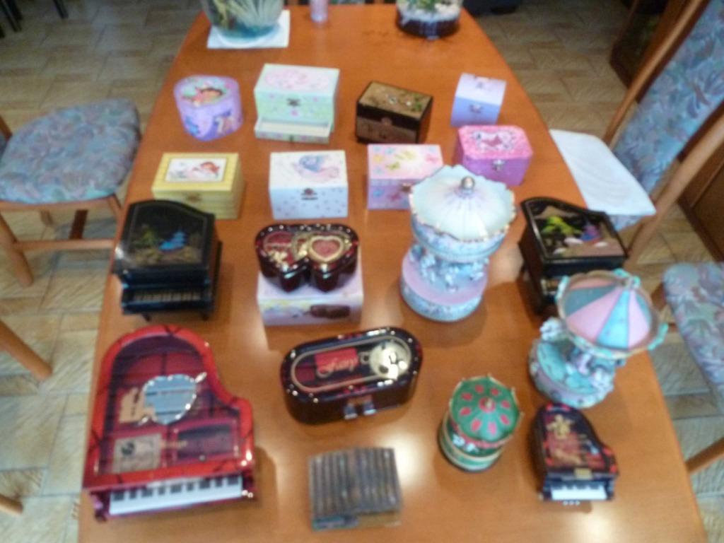 boîtes à bijoux musicales toutes fonctionnelles &  manèges, Enlèvement ou Envoi, Comme neuf, Poupée, Figurine ou Miniature