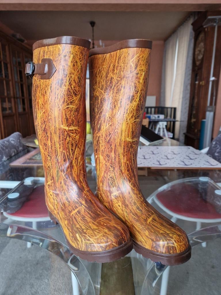 Une paire de botte en caoutchouc  pointure 38, Enlèvement
