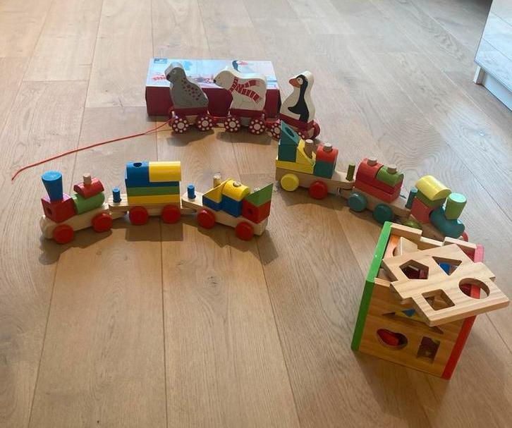 Jouet en bois - train - rouleau en bois - boîte à blocs, Enlèvement, Utilisé