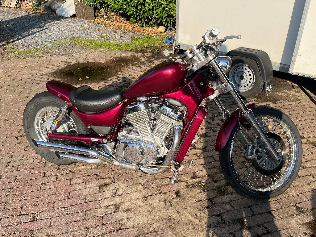 Suzuki intruder, Cardan-aandrijving, 2 cilinders, Particulier, 850 cc