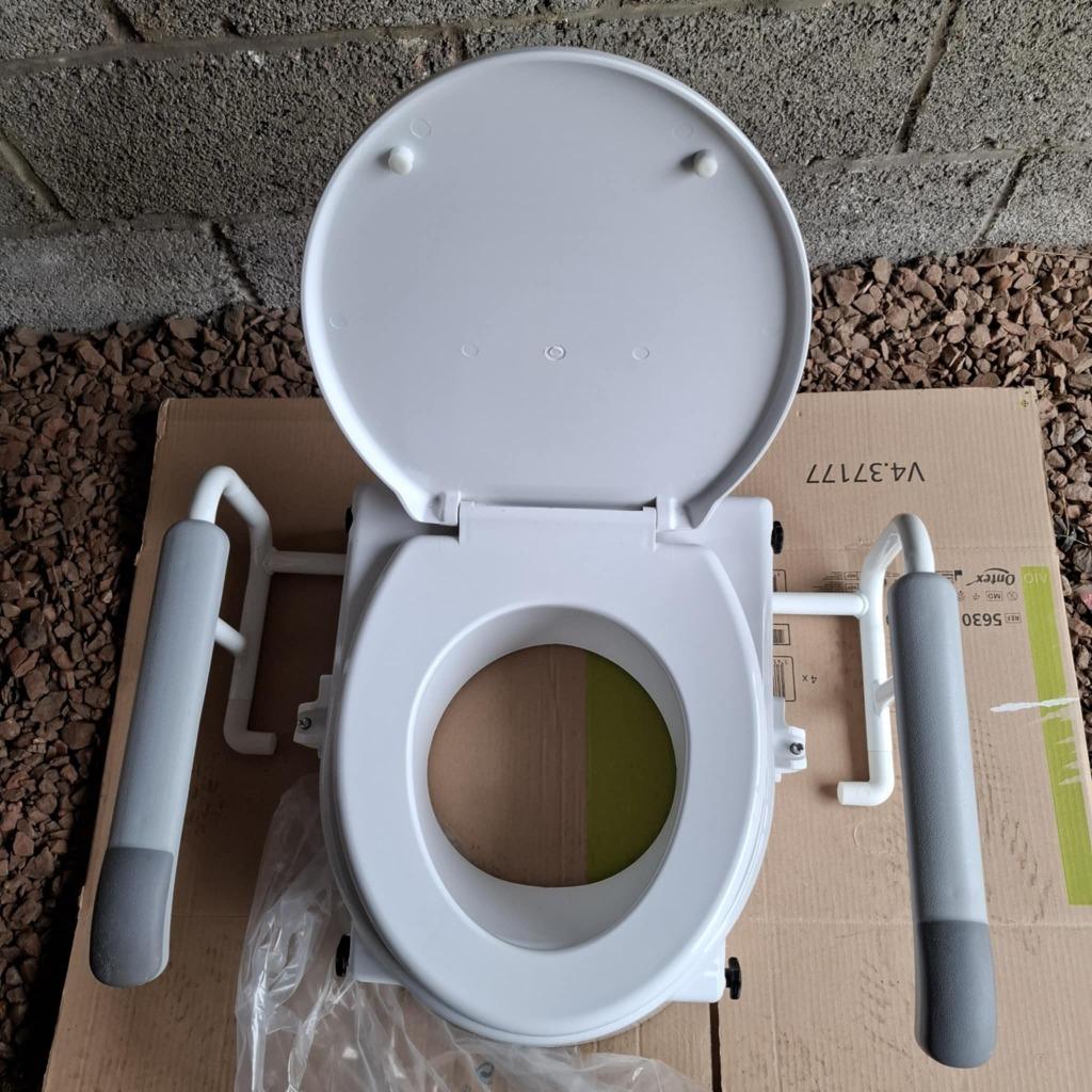 réhausseur wc avec accoudoirs, Enlèvement, Comme neuf