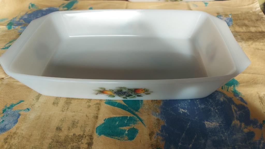 plat en arcopal, Enlèvement ou Envoi, Utilisé