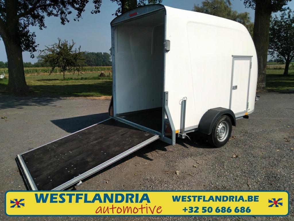 Gesloten motortrailer met beugel en reservewiel, oktober 24, Motoren, Bedrijf