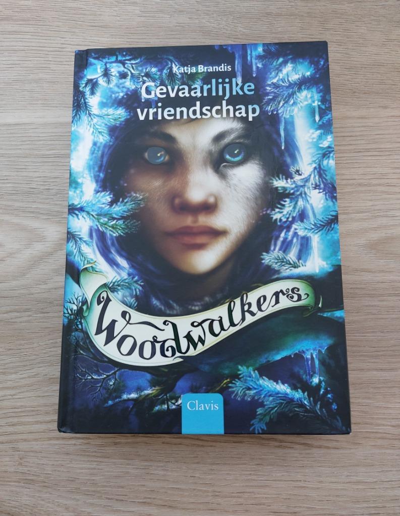 Woodwalkers deel 2 - Gevaarlijke vriendschap - hardcover, Boeken, Kinderboeken | Jeugd | 10 tot 12 jaar, Gelezen, Fictie, Ophalen
