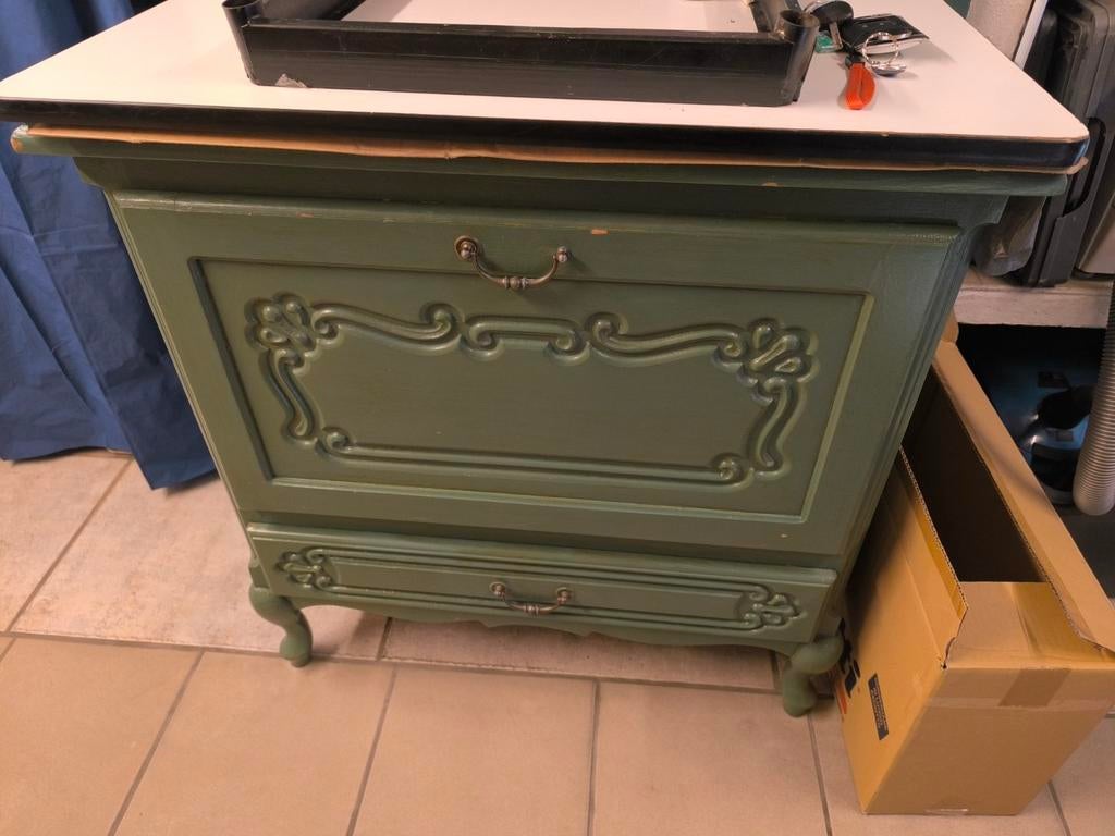 Petit meuble d'appoint avec 1 tiroir, Utilisé
