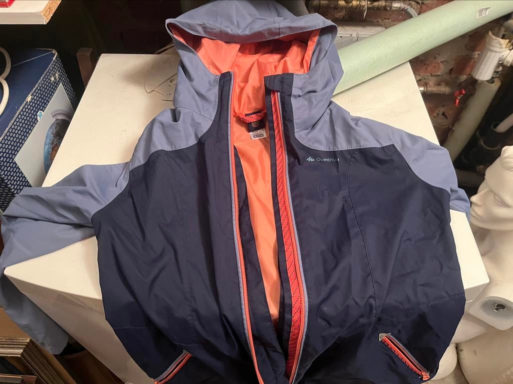 Mooie regenjas Quechua 10-12jaar als nieuw, Ophalen, Zo goed als nieuw, Regenjas