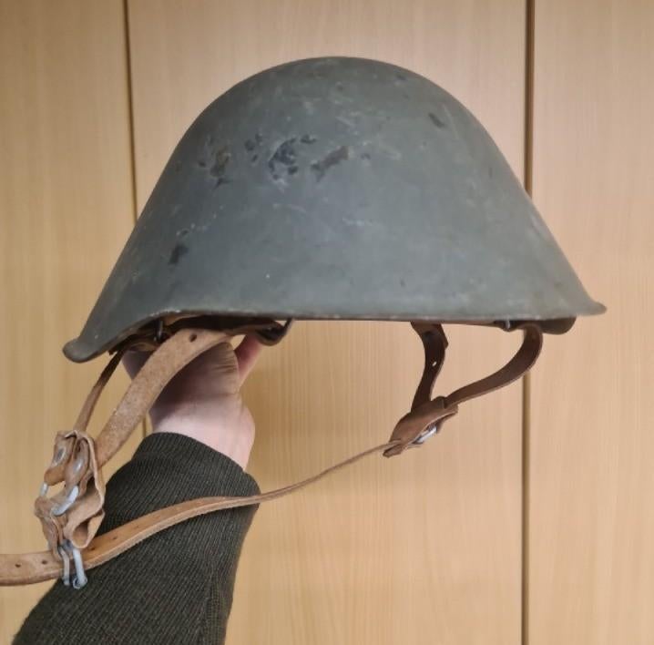 Oost-Duitse helm M56 ontworpen in WO2, Verzenden, Landmacht