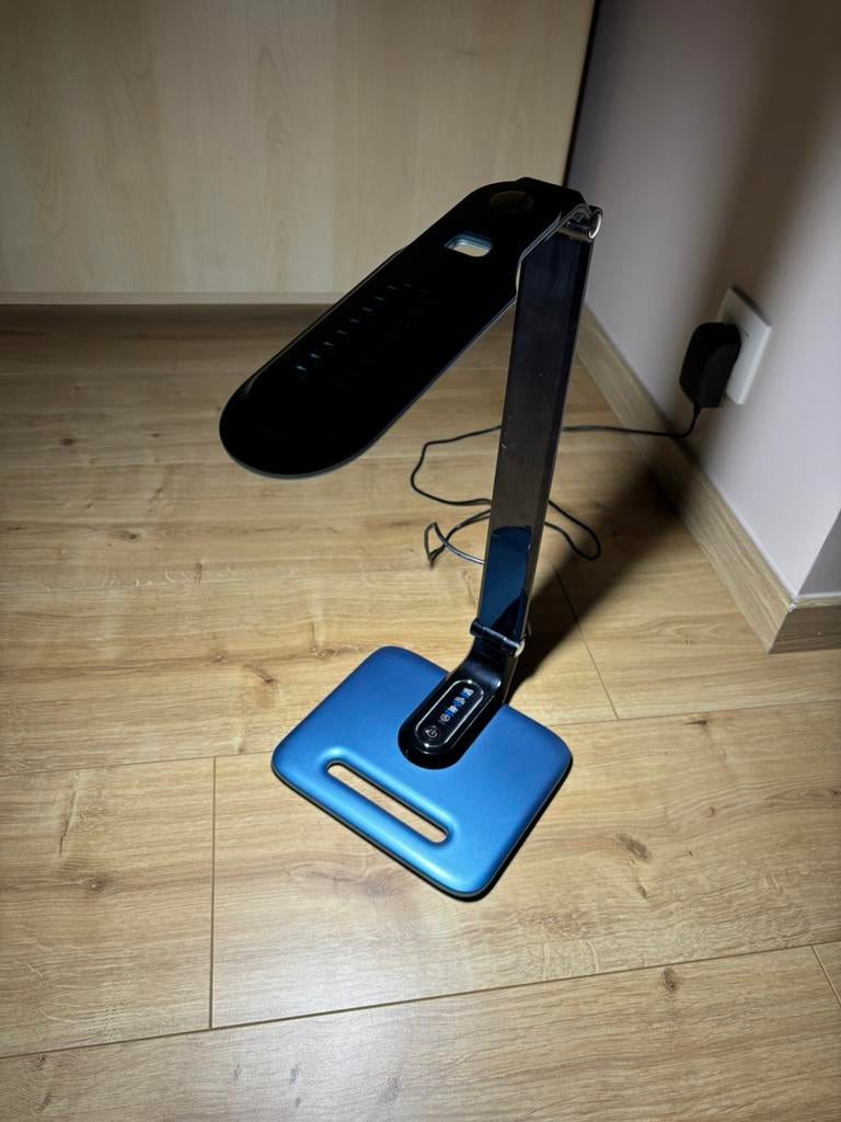 LED bureaulamp, Ophalen of Verzenden, Zo goed als nieuw