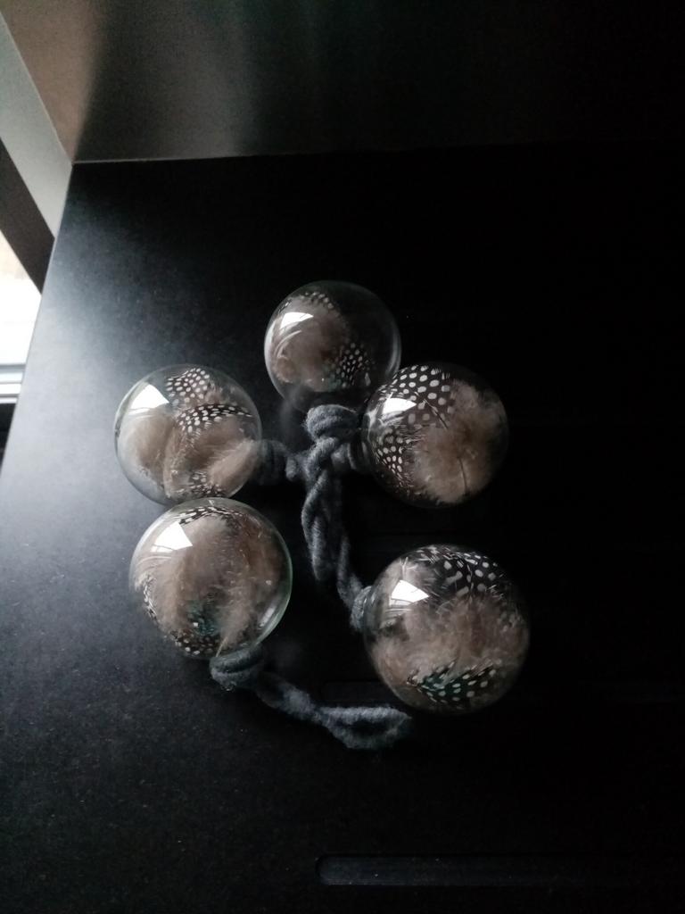 5 boules de Noël spéciales avec plumes de pintade, séparées, Divers, Enlèvement, Comme neuf