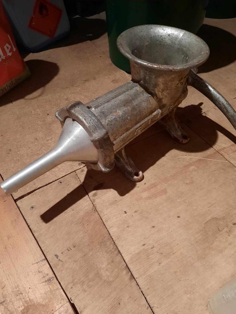 Worsten machine decoratief, Ophalen