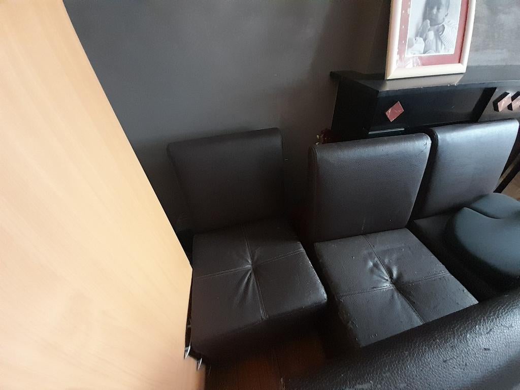 Chaise sur roulette de qualités avec trace d usure, Maison & Meubles, Canapés | Coins salons complets, Enlèvement