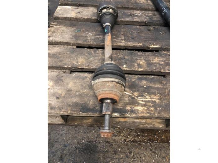 Arbre de transmission avant gauche d'un Volkswagen Golf, Autos : Pièces & Accessoires, Enlèvement ou Envoi, 3 mois de garantie