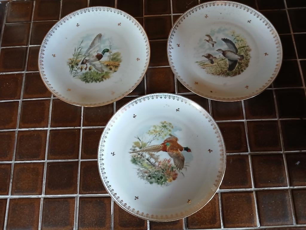 3 belles assiettes anciennes de Limoges, Enlèvement ou Envoi
