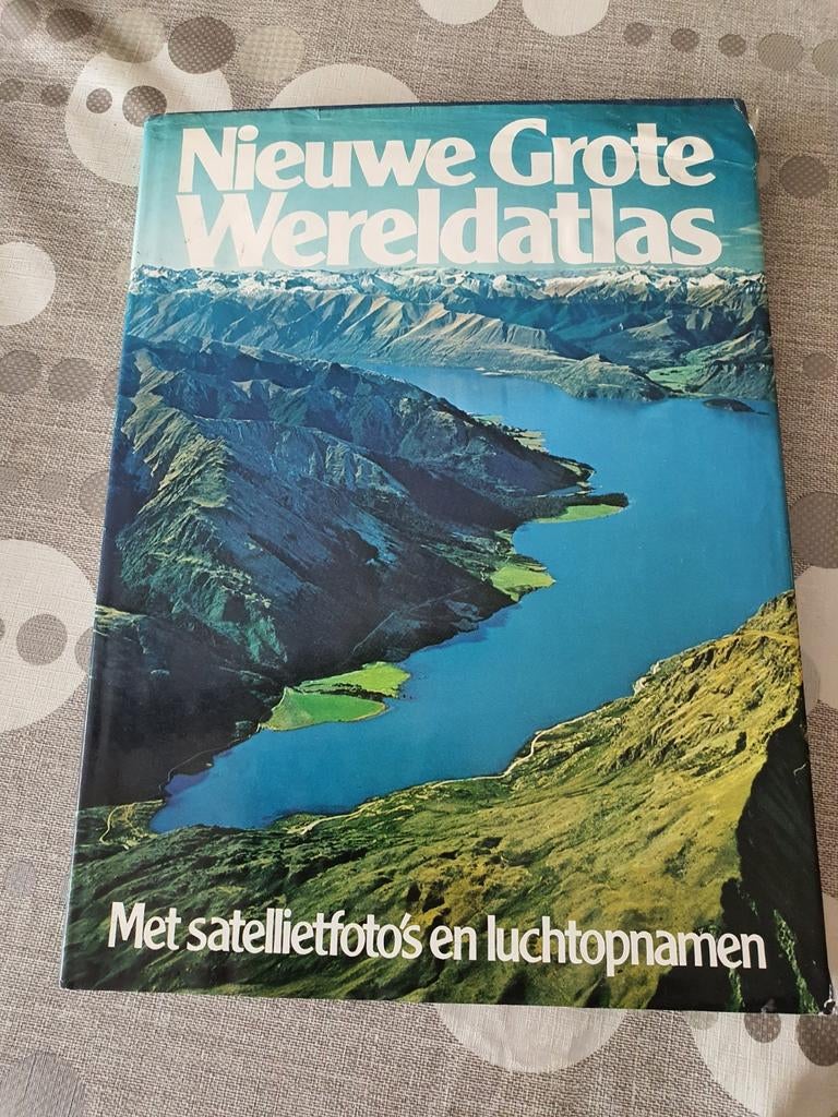 Nieuwe grote wereldatlas, Ophalen, Zo goed als nieuw