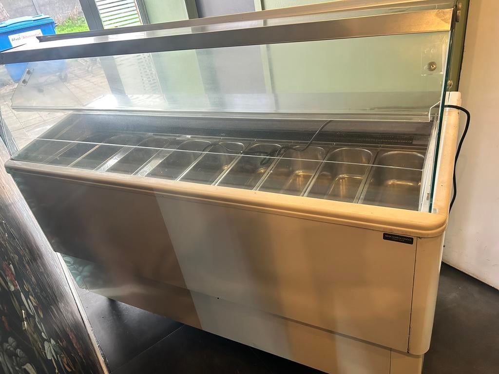 Schepijs vitrine, Ophalen, Gebruikt