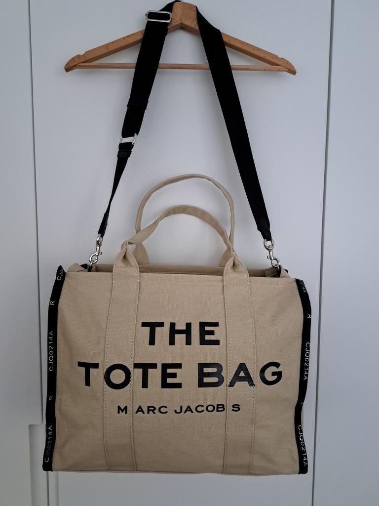 Canvas schoudertas van Marc Jacobs, Handtassen en Accessoires, Tassen | Schoudertassen, Zo goed als nieuw, Beige, Ophalen of Verzenden
