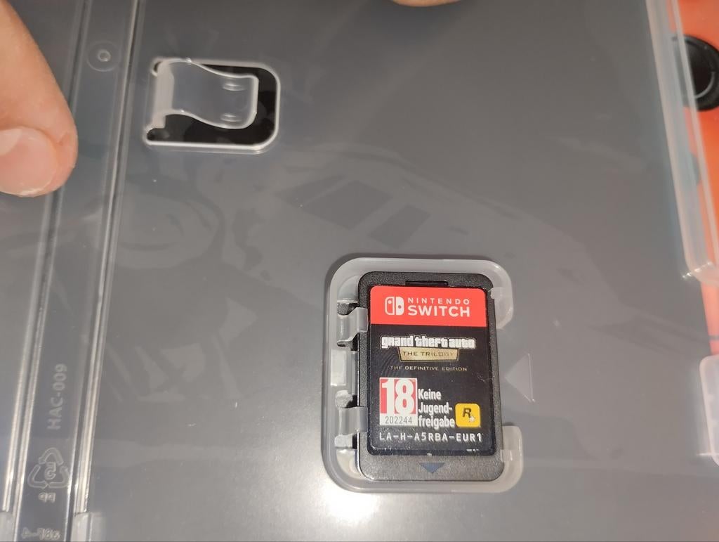 Switch V2 2019, Enlèvement