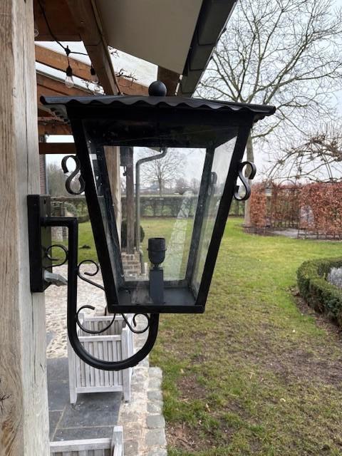muurlantaarn zwart smeedijzer, Ophalen, Staal, Wandlamp, Zo goed als nieuw