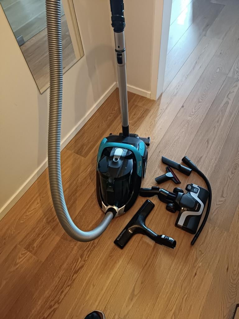 Aspirateur Rowenta Silence force+ accessoires, Enlèvement