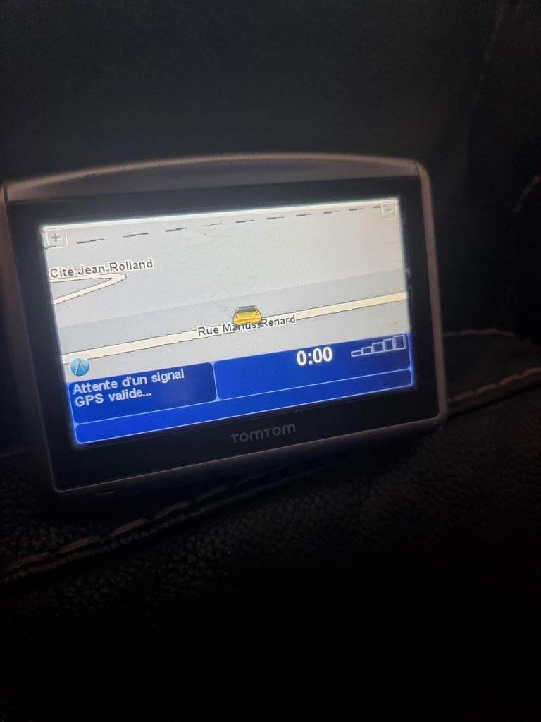 GPS VOITURE TOMTOM