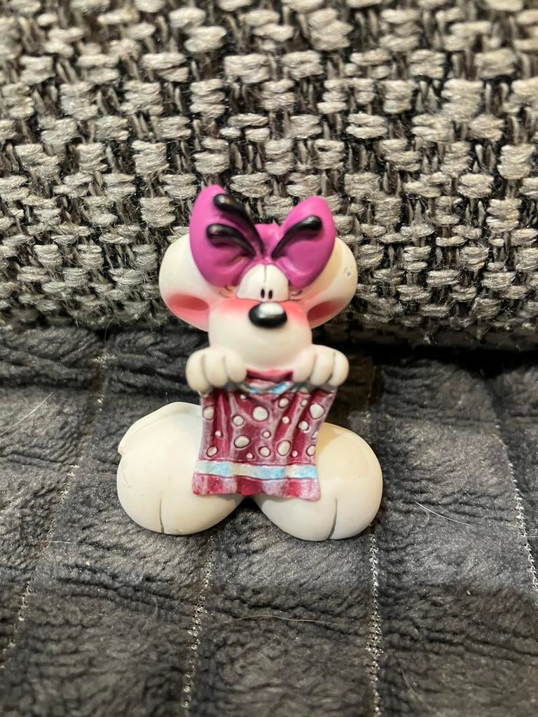 Diddl beeldje 3,5 cm diddlina met handdoek, Ophalen of Verzenden, Diddl, Gebruikt