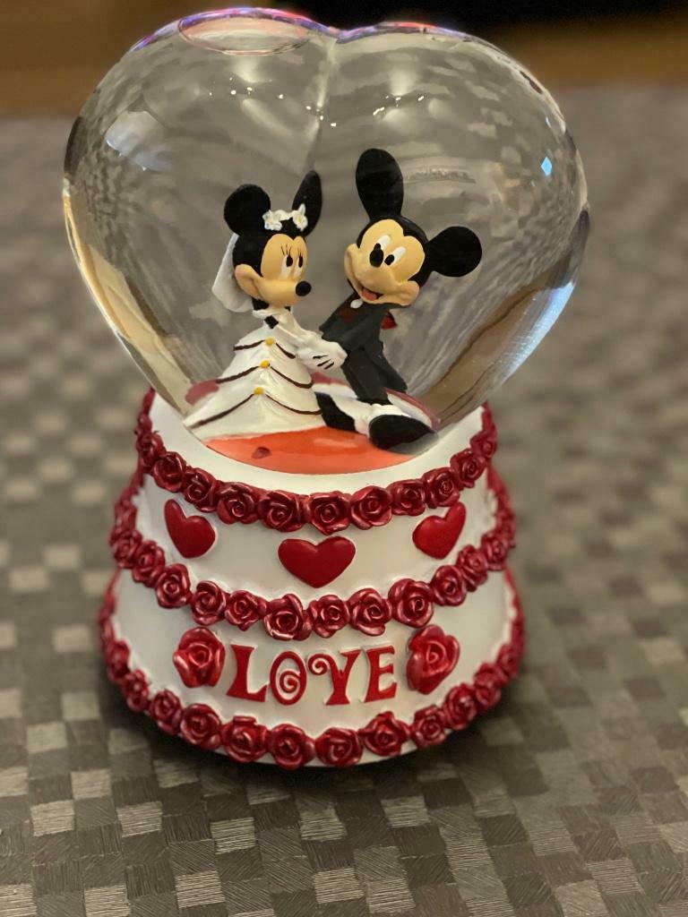 Disneyland Parijs snow globe Mickey & Minnie, Verzamelen, Ophalen, Mickey Mouse, Zo goed als nieuw, Beeldje of Figuurtje