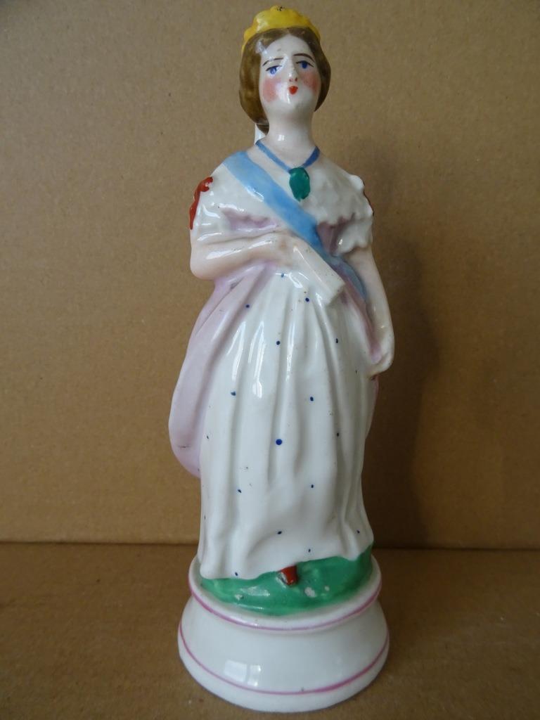 Statue porcelaine antique statue dame statue femme 17cm 1850, Enlèvement ou Envoi, Comme neuf, Humain