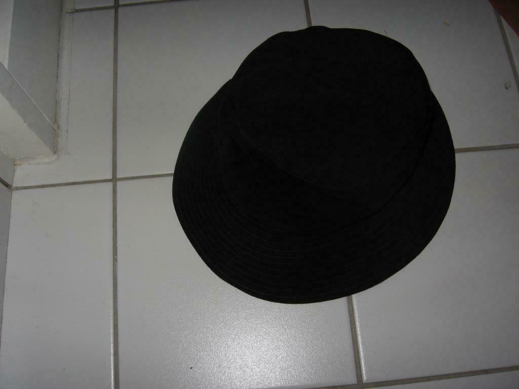 Echte vintage hoed in glad zwart fluweel, versierd met een n, Ophalen of Verzenden, Zo goed als nieuw, 55 cm (S, 6⅞ inch) of minder