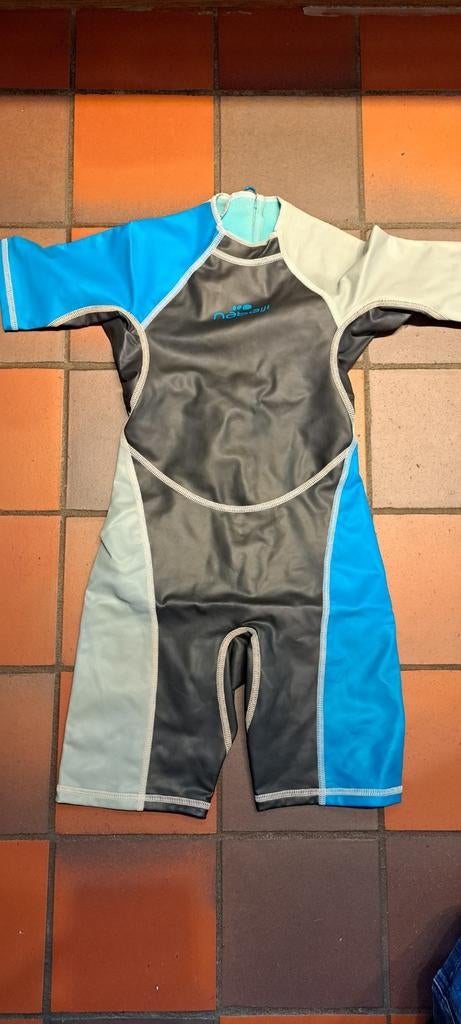 Duik pakje maat 104, Ophalen of Verzenden, Gebruikt, Jongen of Meisje, Sport- of Zwemkleding