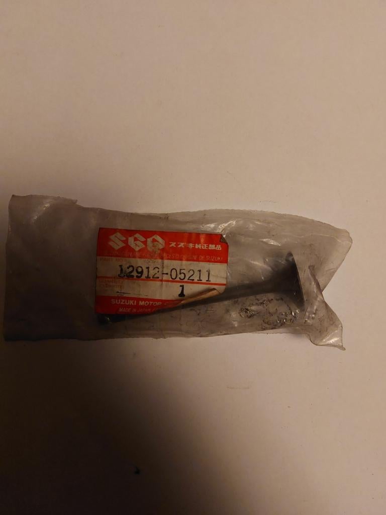 Suzuki NOS klep oa voor DR125 12912-05211, Motoren, Ophalen of Verzenden