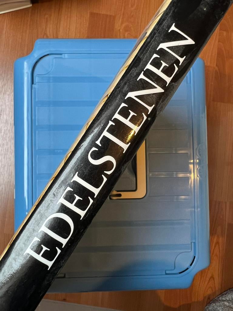 Boek ‘Edelstenen’, Boeken, Ophalen, Zo goed als nieuw