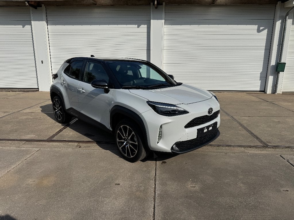 Toyota Yaris Cross GR Sport 1.5 HSD, Wit, 1490 cc, Bedrijf, 5 zetels