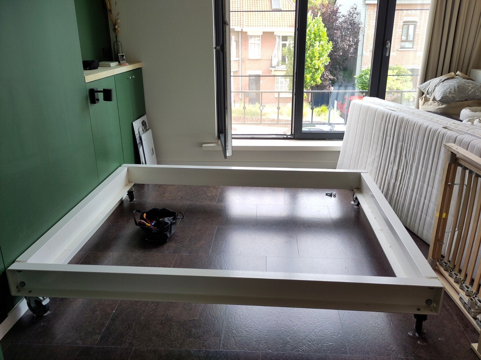 stalen bedframe op wielen - wit - 160 X 200, Huis en Inrichting, Ophalen, Overige materialen, Gebruikt, Wit