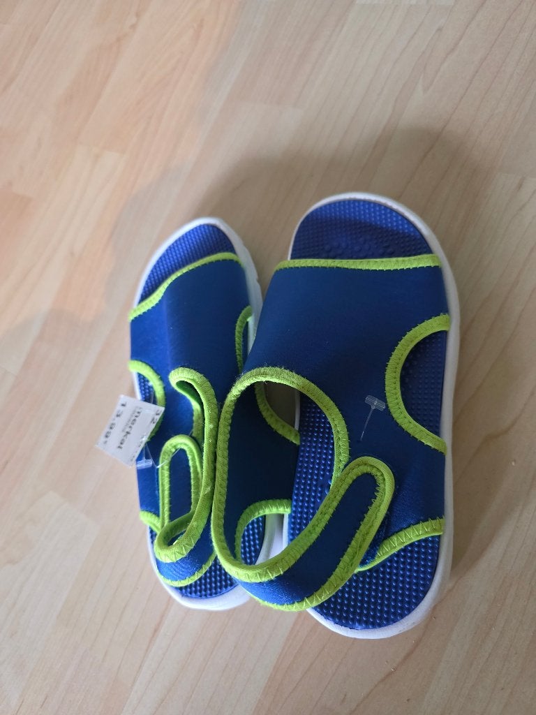 kinder sandaal, maat 32, Kinderen en Baby's, Kinderkleding | Kinder-zwemkleding, Ophalen, Zwemschoenen, Nieuw, Overige maten