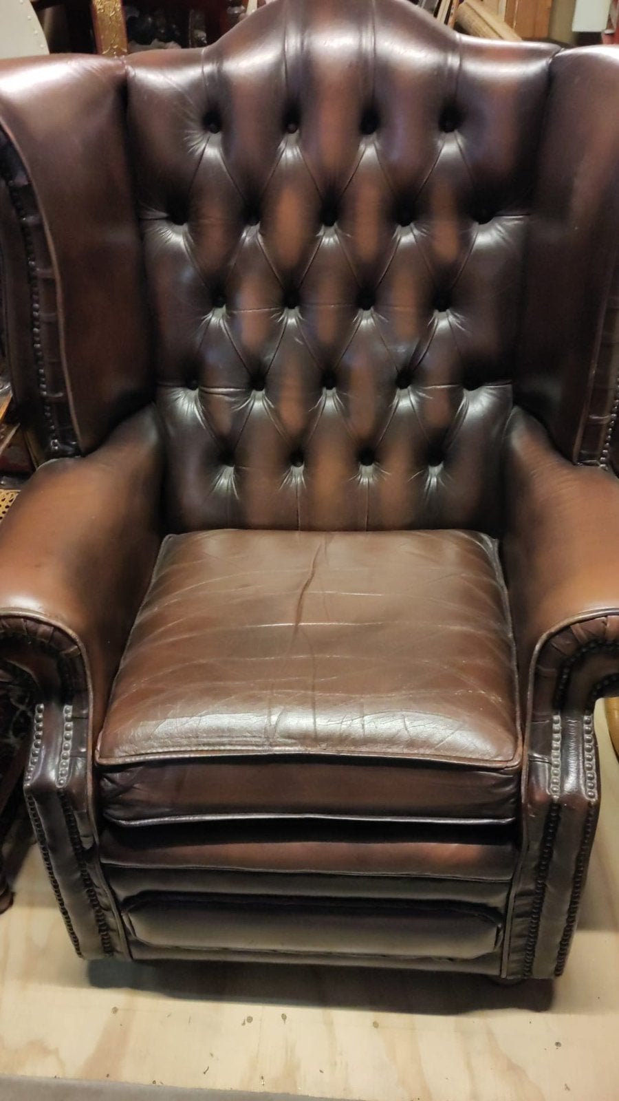 Chesterfield fauteuil op wieltjes - Klassiek en comfortabel, Huis en Inrichting, Ophalen, Zo goed als nieuw, Leer