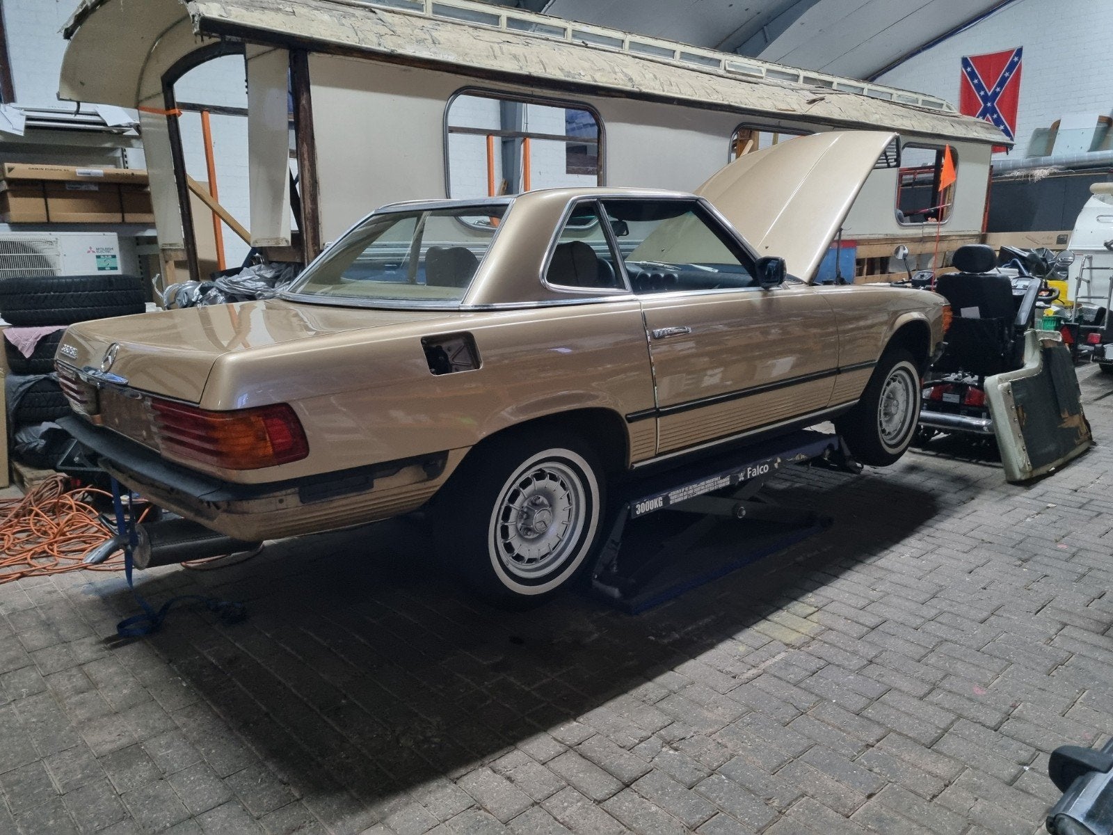 Te koop gevraagd mercedes, Enlèvement