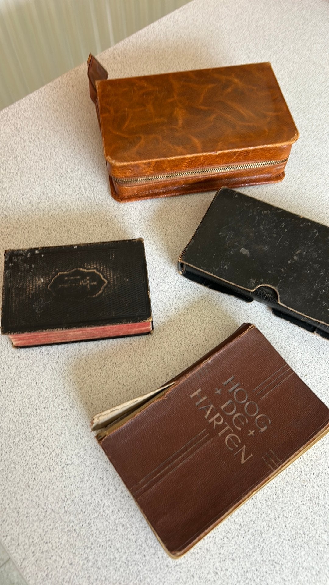 4 oude kerkboeken, Enlèvement ou Envoi