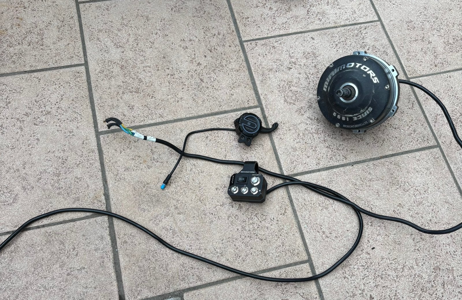 Dualtron motor 1500w 60v ,the mode changer the accelerator, Envoi