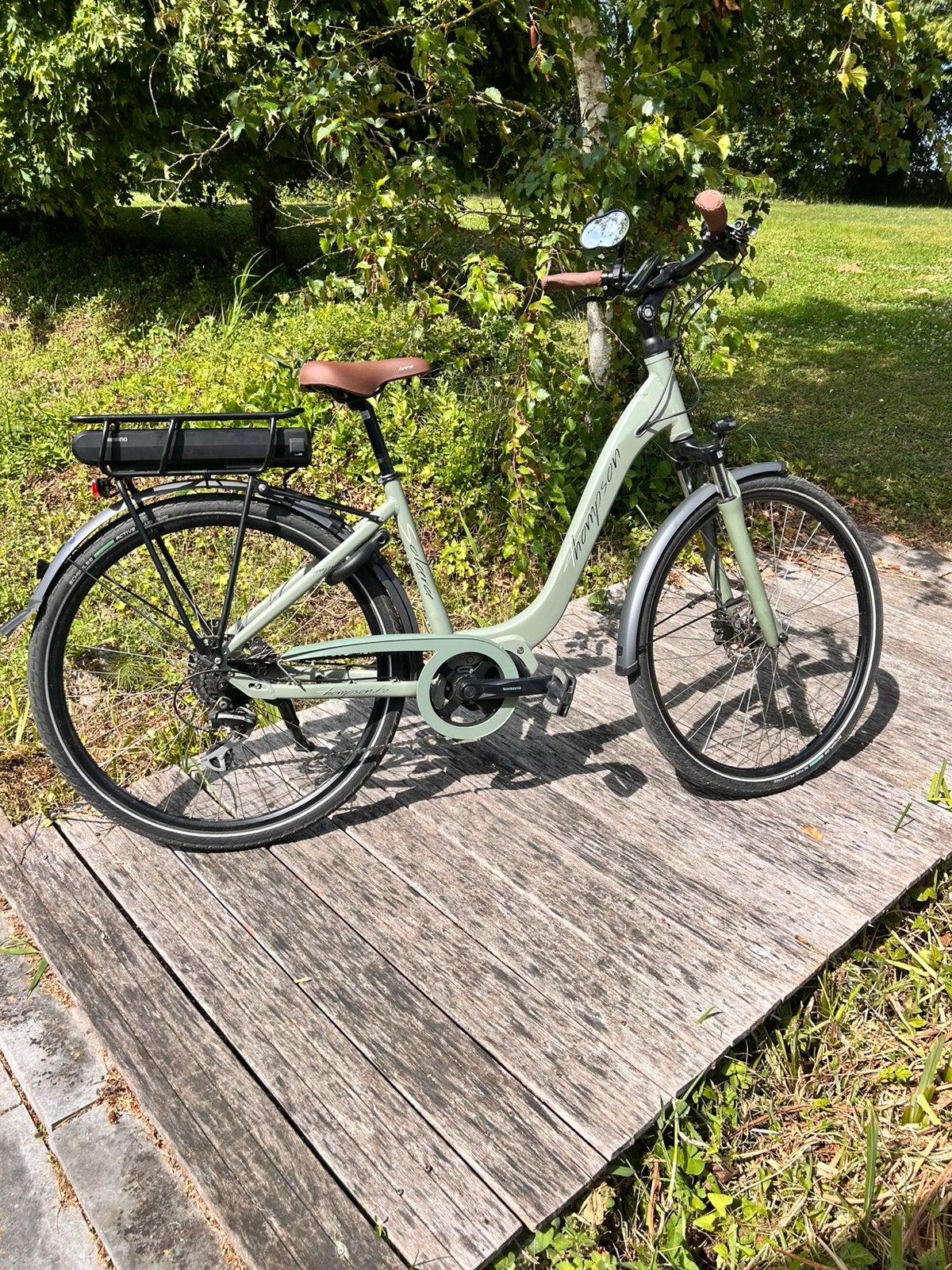 Thompson solara, Enlèvement, Comme neuf